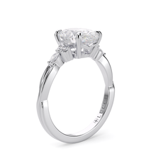 Load image into Gallery viewer, Alessa Oval Moissanite