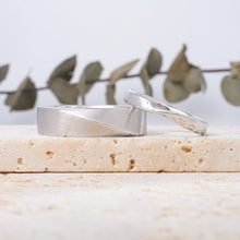 Load image into Gallery viewer, Lucce Esso Polished