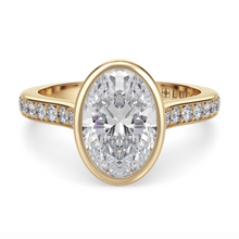 Load image into Gallery viewer, Lucce Carla Pavé Oval Diamond
