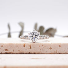 Load image into Gallery viewer, Lucce Christine Round Diamond