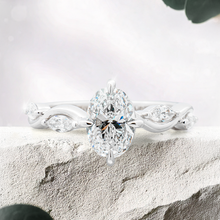 Load image into Gallery viewer, Lucce Constance Oval Diamond