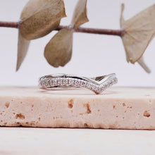 Load image into Gallery viewer, Lira Moissanite