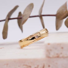 Load image into Gallery viewer, Lucce Abbraccio Mi Polished