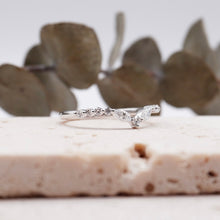 Load image into Gallery viewer, Genia Platinum