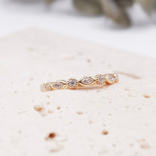 Load image into Gallery viewer, Aina Moissanite