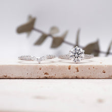 Load image into Gallery viewer, Genia Platinum