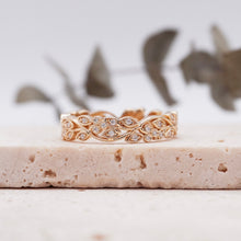 Load image into Gallery viewer, Lucce Christine Band Moissanite