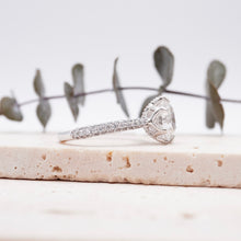 Load image into Gallery viewer, Azalea Luxe Round Diamond Platinum
