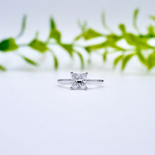 Load image into Gallery viewer, Lucce Firenze Princess Diamond