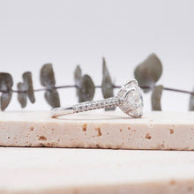 Load image into Gallery viewer, Lucce Azalea Luxe 3.10ct Premium Moissanite Platinum