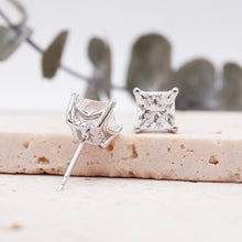 Load image into Gallery viewer, Lucce Kaela Earrings Princess Diamond