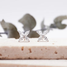 Load image into Gallery viewer, Lucce Constance Ole Earrings Diamond