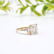 Load image into Gallery viewer, Lucce Catherine Emerald 2.80ct Premium Moissanite 14K Yellow Gold