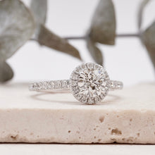 Load image into Gallery viewer, Lucce Montevalle Round Diamond