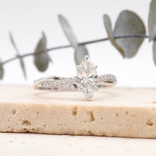 Load image into Gallery viewer, Lucce Fiore Marquise Moissanite