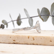 Load image into Gallery viewer, Lucce Fiore Marquise Moissanite