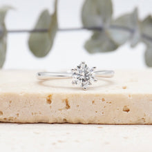 Load image into Gallery viewer, Lucce Angela Round Moissanite