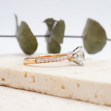 Load image into Gallery viewer, Lucce Angela Pavé Round Diamond