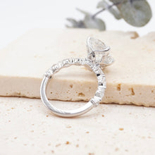 Load image into Gallery viewer, Lucce Paula Pear Moissanite