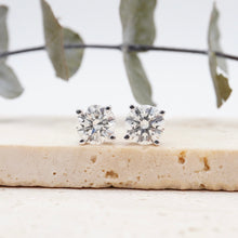 Load image into Gallery viewer, Lucce Kaela Earrings Round Diamond