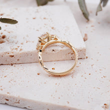 Load image into Gallery viewer, Lucce Fiore Trio Round Moissanite