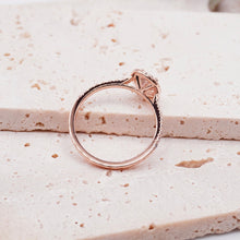 Load image into Gallery viewer, Lucce Montevalle Oval Diamond