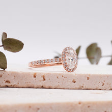 Load image into Gallery viewer, Lucce Montevalle Oval Diamond