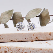 Load image into Gallery viewer, Lucce Jasmine Earrings Round Moissanite