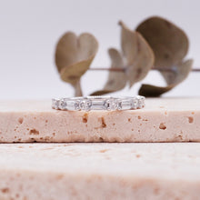 Load image into Gallery viewer, Della Moissanite