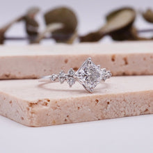 Load image into Gallery viewer, Lucce Ellia Princess Moissanite