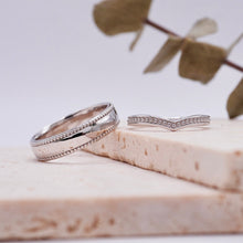 Load image into Gallery viewer, Apollo Polished Platinum