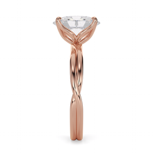 Load image into Gallery viewer, Lucce Fiore Solitaire Oval Diamond
