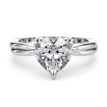 Load image into Gallery viewer, Lucce Fiore Solitaire Heart Diamond