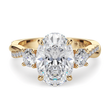 Load image into Gallery viewer, Lucce Fiore Trio Oval Moissanite