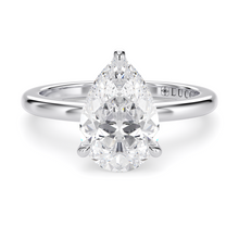 Load image into Gallery viewer, Lucce Lucia Pear Moissanite