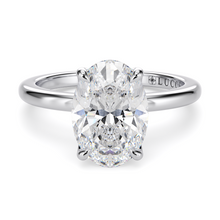 Load image into Gallery viewer, Lucce Lucia Oval Moissanite