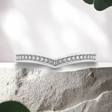 Load image into Gallery viewer, Lucce Ava 18K White Gold