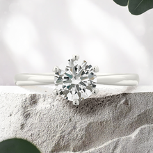Load image into Gallery viewer, Lucce Angela Round Diamond