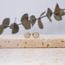 Load image into Gallery viewer, Lucce Carla 6-Prong Earrings Round Diamond