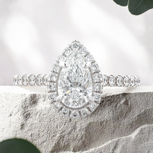 Load image into Gallery viewer, Lucce Montevalle Pear Diamond