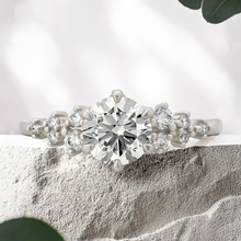 Load image into Gallery viewer, Lucce Ellia Round Natural Diamond 0.90ct H VS2 VG GIA Platinum