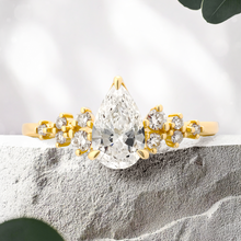 Load image into Gallery viewer, Lucce Ellia Pear Diamond