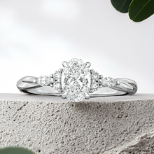 Load image into Gallery viewer, Lucce Alessa Oval Diamond