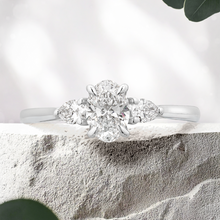 Load image into Gallery viewer, Lucce Sophia Oval Diamond