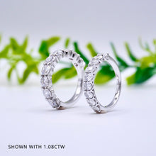 Load image into Gallery viewer, wedding band oval vs round cut half eternity