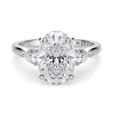 Load image into Gallery viewer, Lucce Sophia Oval Diamond