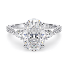 Load image into Gallery viewer, Lucce Sophia Pavé Oval Diamond
