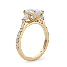 Load image into Gallery viewer, LUCCE SOPHIA™ Pavé Oval Diamond