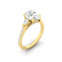 Load image into Gallery viewer, Lucce Sophia Pavé Oval Moissanite