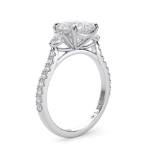Load image into Gallery viewer, Lucce Sophia Pavé Round Moissanite